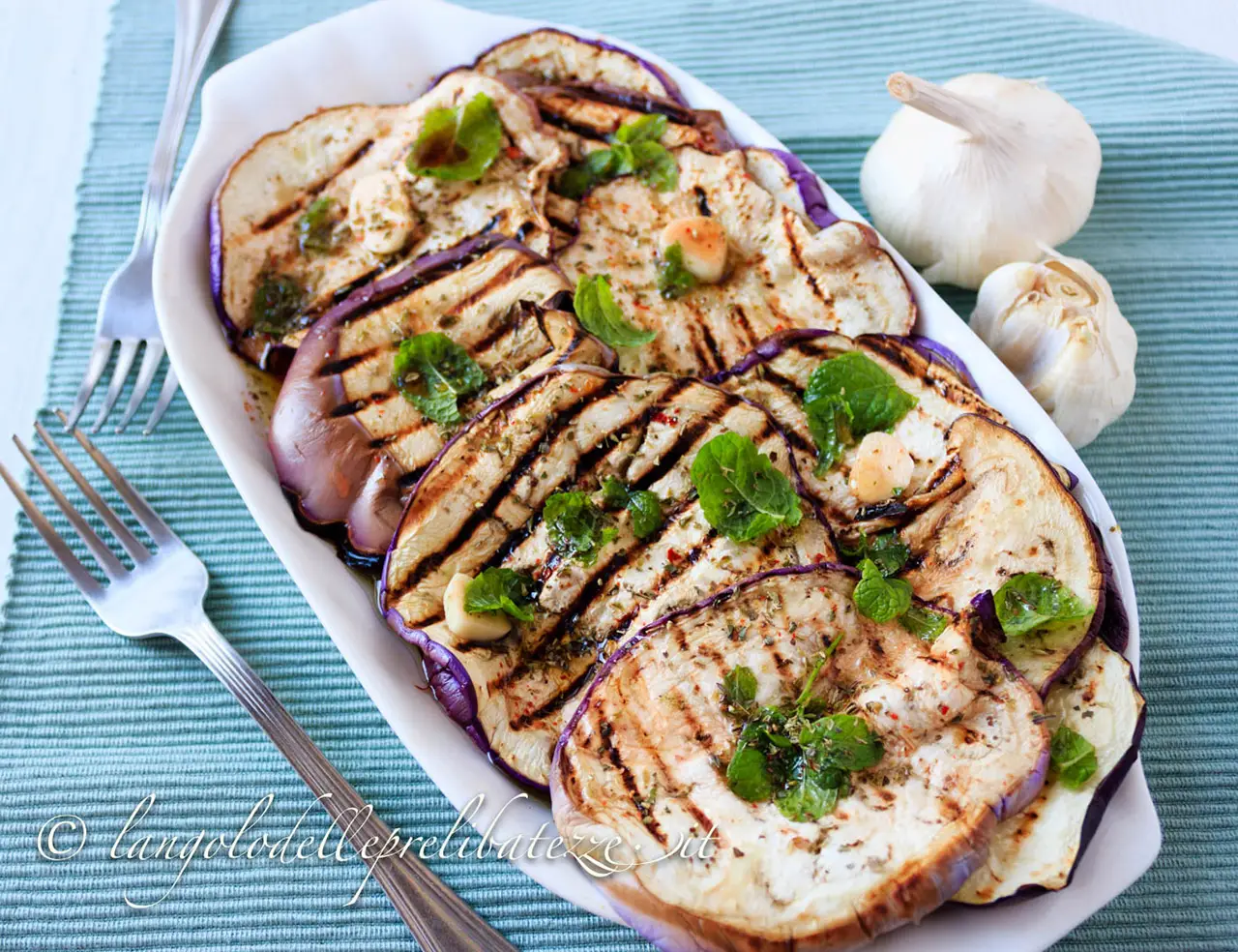 Le melanzane a ventaglio leggere e saporite pronte in pochi minuti